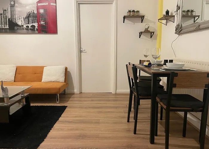 Birmingham City Centre One Bedroom Apartment - Free Parking, Free & Fast Wifi, 24Hr Check-In, Nearby O2 Academy, The Mailbox & Broad Street